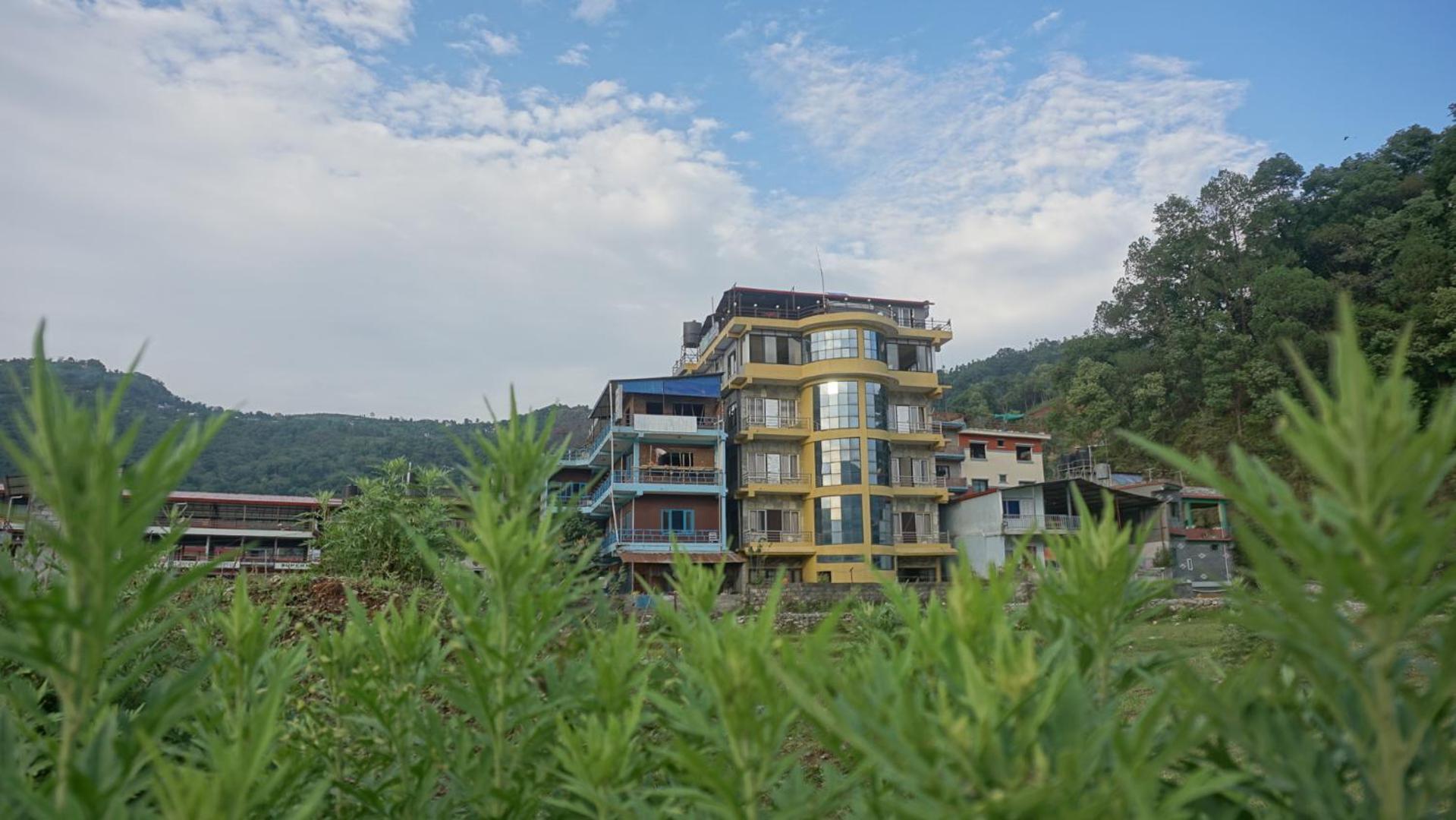 Tranquil Water Guest House Pokhara Exterior photo